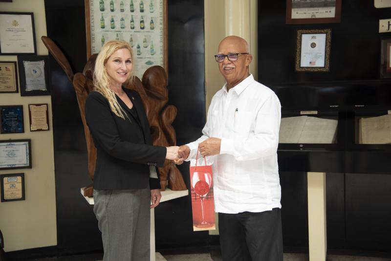 Chairman's Presentation to the US Ambassador Nicole D. Theriot
