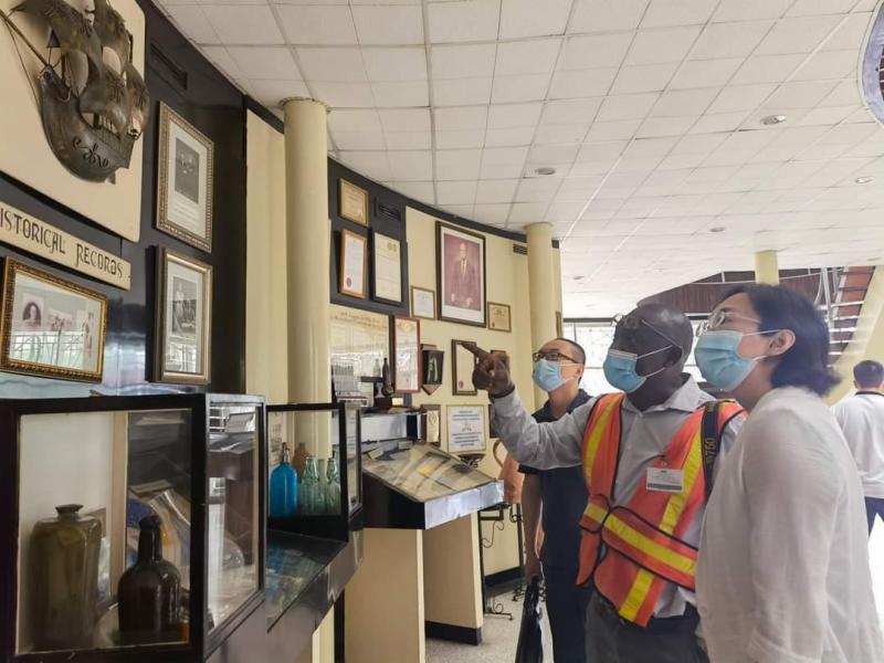 Communications Manager Troy Peters shows Ambassador Guo Haiyan around the Rotunda.
